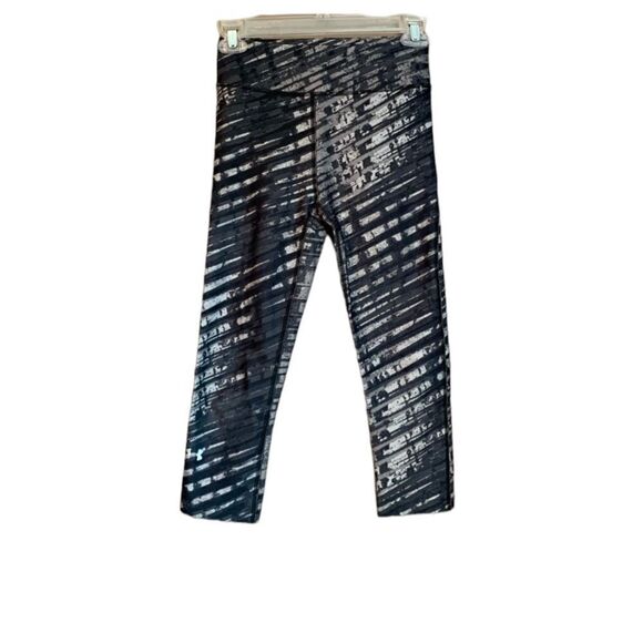 3 for $30! Under Armour compression capri pants - Picture 1 of 9